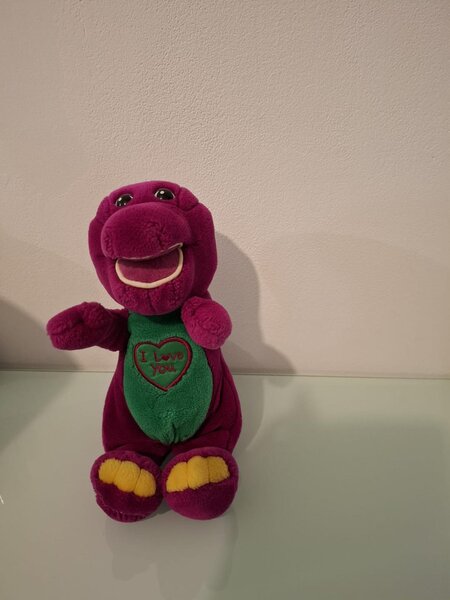 Cofetarie casuta si dinozaur de plus.